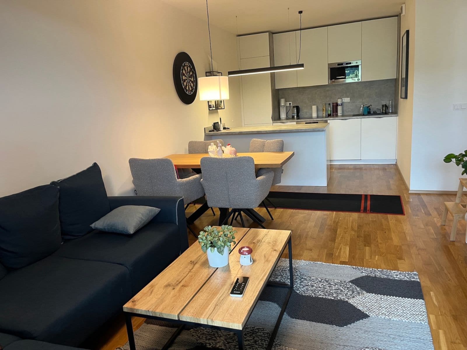 Prenájom bytu 2-izbový 72 m², Mezi Vodami, Praha, Praha Prenájom bytu 2-izbový 72 m², Mezi Vodami, Praha, Praha