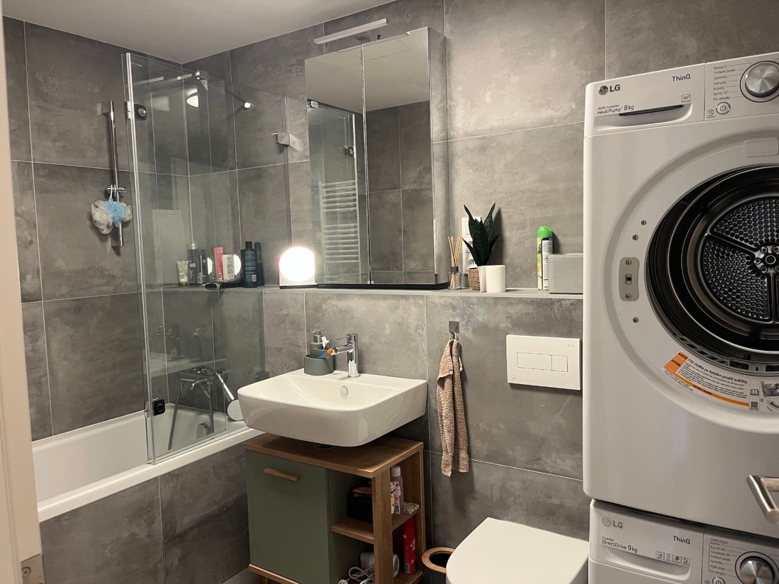 Prenájom bytu 2-izbový 72 m², Mezi Vodami, Praha, Praha Prenájom bytu 2-izbový 72 m², Mezi Vodami, Praha, Praha