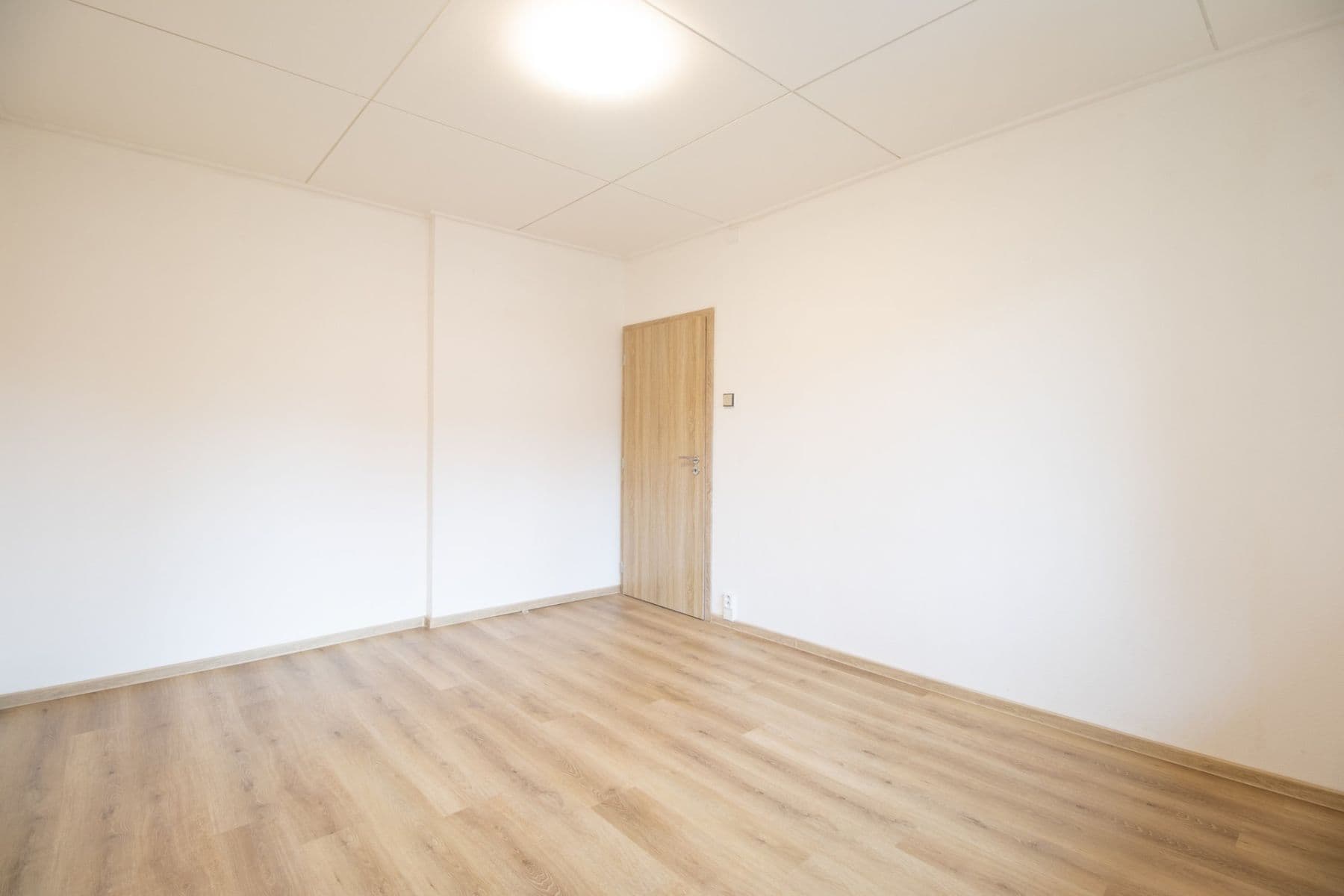 Prenájom bytu 3-izbový 75 m², Mladých, Praha, Praha Prenájom bytu 3-izbový 75 m², Mladých, Praha, Praha