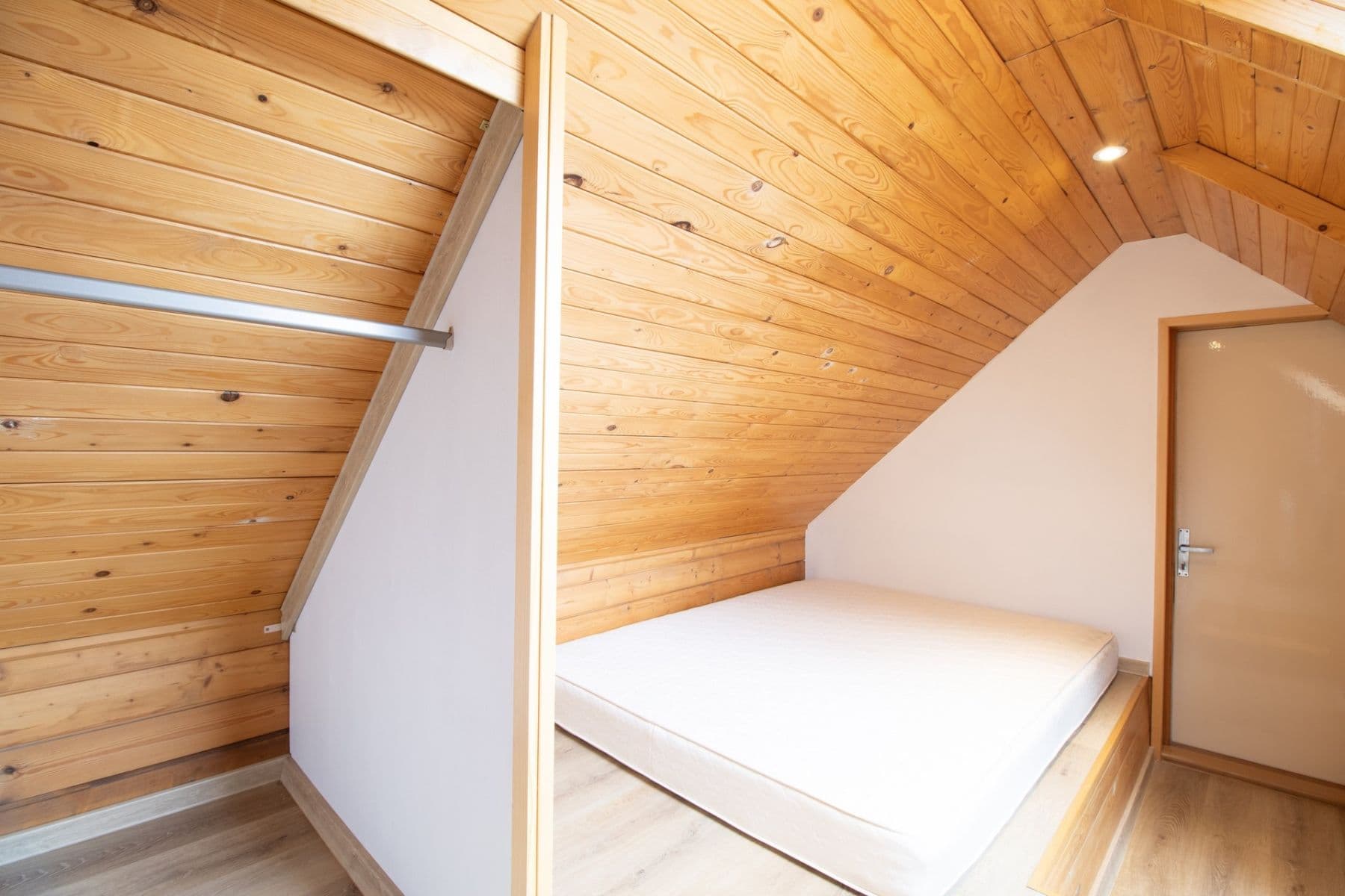 Prenájom bytu 3-izbový 75 m², Mladých, Praha, Praha Prenájom bytu 3-izbový 75 m², Mladých, Praha, Praha
