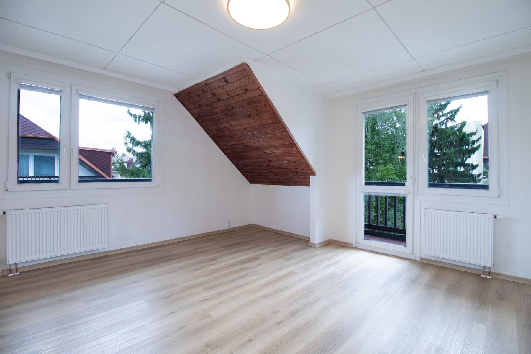 Prenájom bytu 3-izbový 75 m², Mladých, Praha, Praha Prenájom bytu 3-izbový 75 m², Mladých, Praha, Praha
