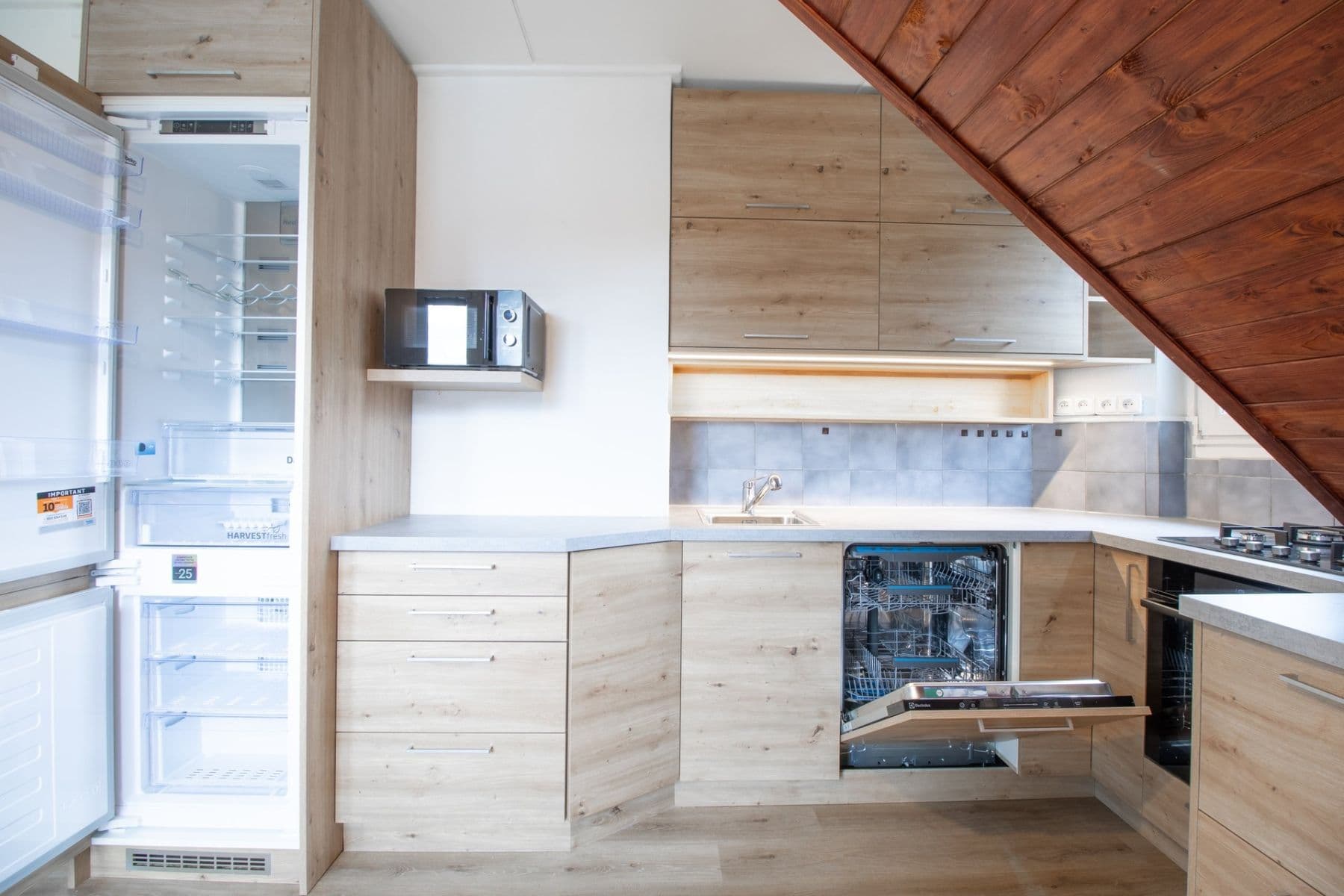 Prenájom bytu 3-izbový 75 m², Mladých, Praha, Praha Prenájom bytu 3-izbový 75 m², Mladých, Praha, Praha