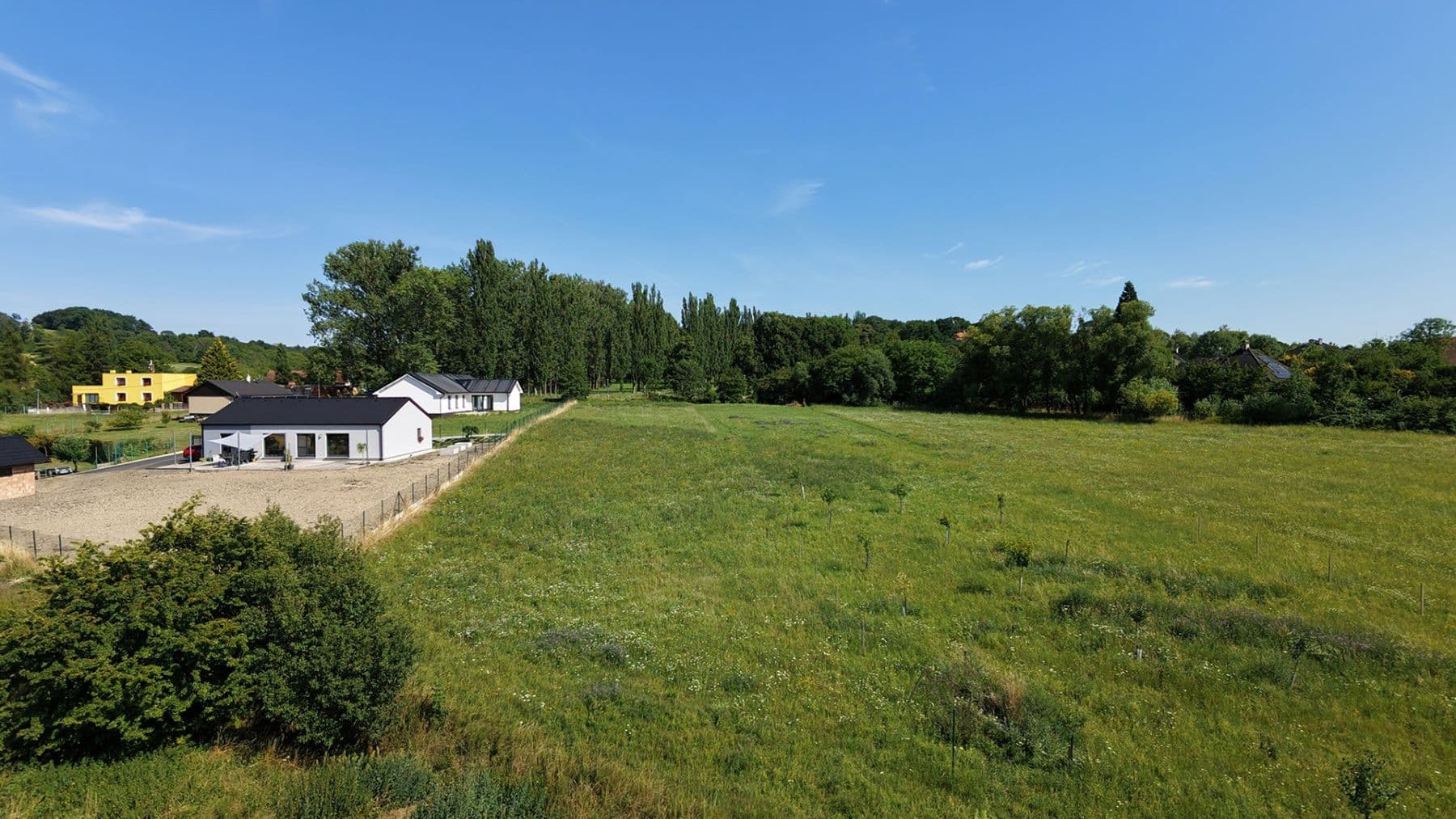 Predaj pozemku 2.612 m², Domousnice, Středočeský kraj Predaj pozemku 2.612 m², Domousnice, Středočeský kraj