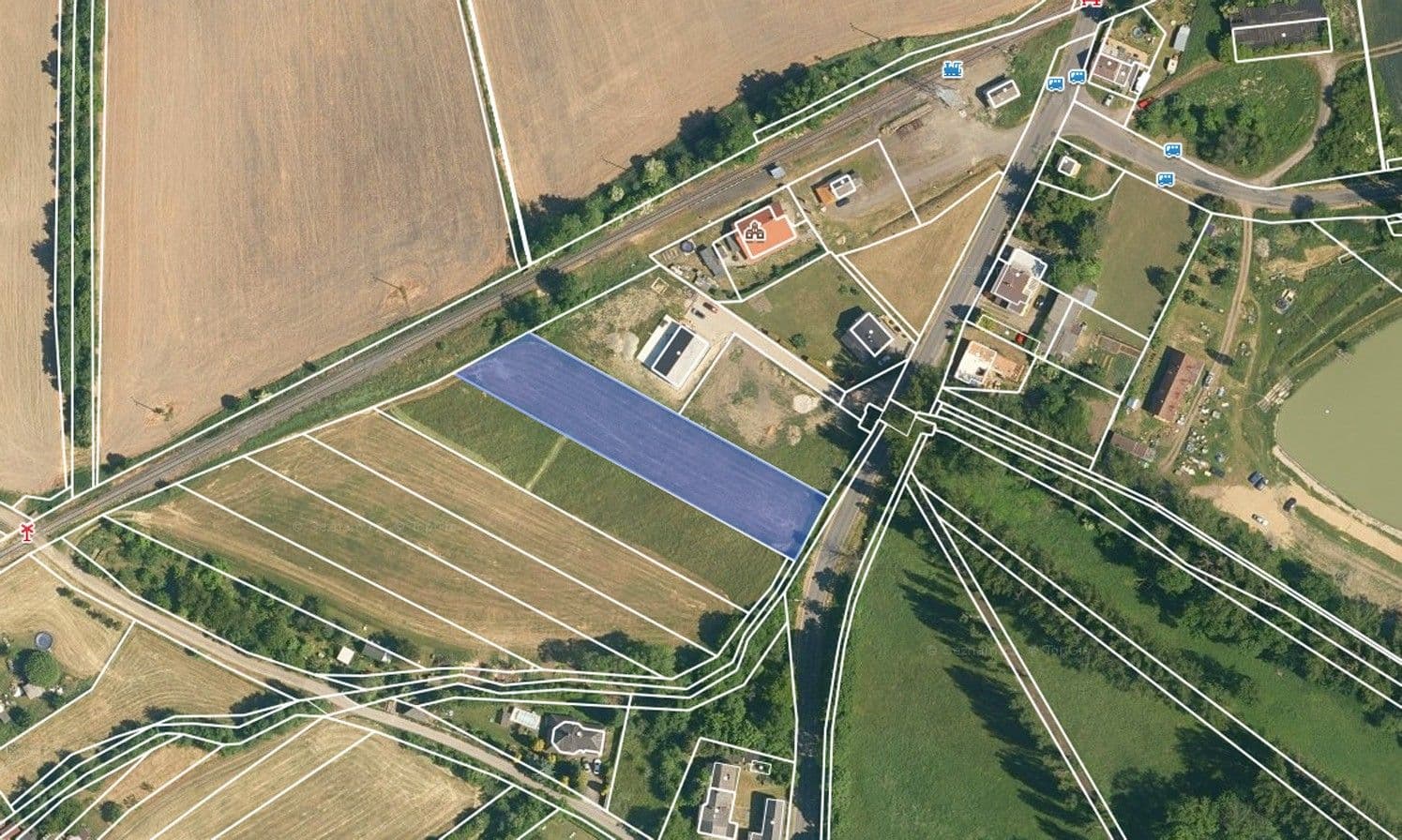 Predaj pozemku 2.612 m², Domousnice, Středočeský kraj Predaj pozemku 2.612 m², Domousnice, Středočeský kraj