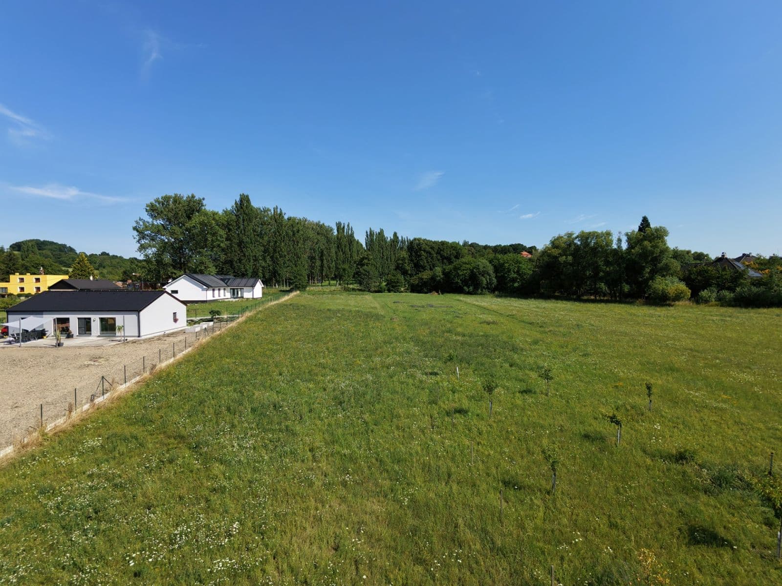 Predaj pozemku 2.612 m², Domousnice, Středočeský kraj Predaj pozemku 2.612 m², Domousnice, Středočeský kraj