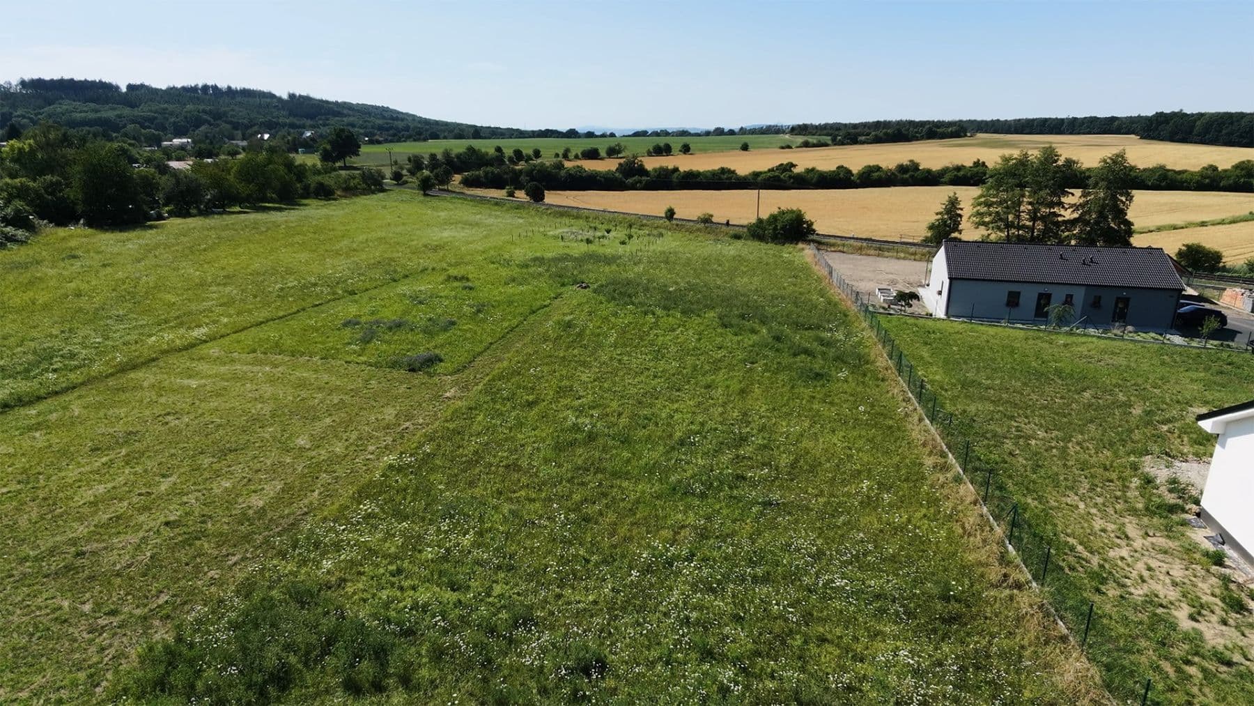 Predaj pozemku 2.612 m², Domousnice, Středočeský kraj Predaj pozemku 2.612 m², Domousnice, Středočeský kraj
