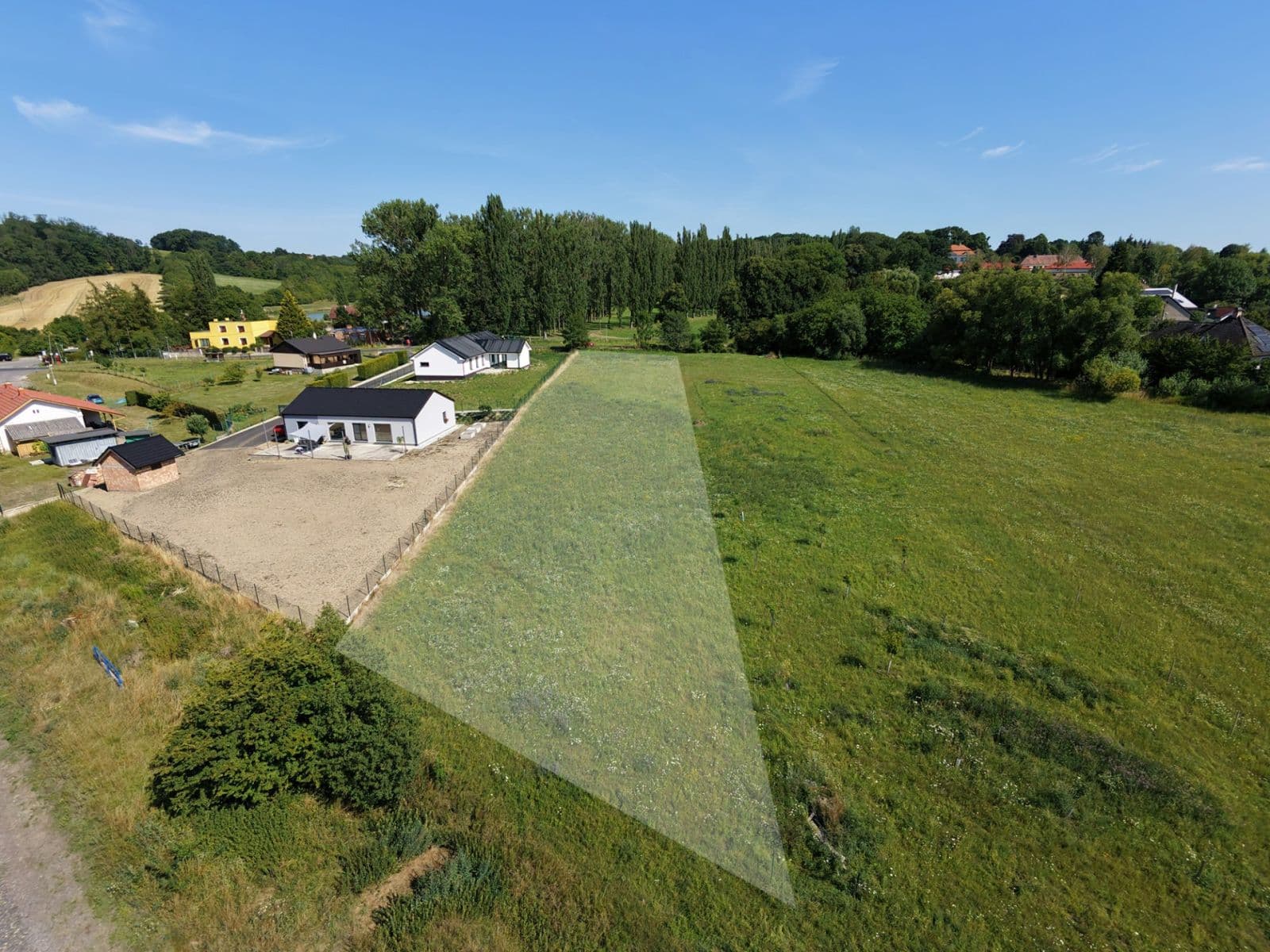 Predaj pozemku 2.612 m², Domousnice, Středočeský kraj Predaj pozemku 2.612 m², Domousnice, Středočeský kraj