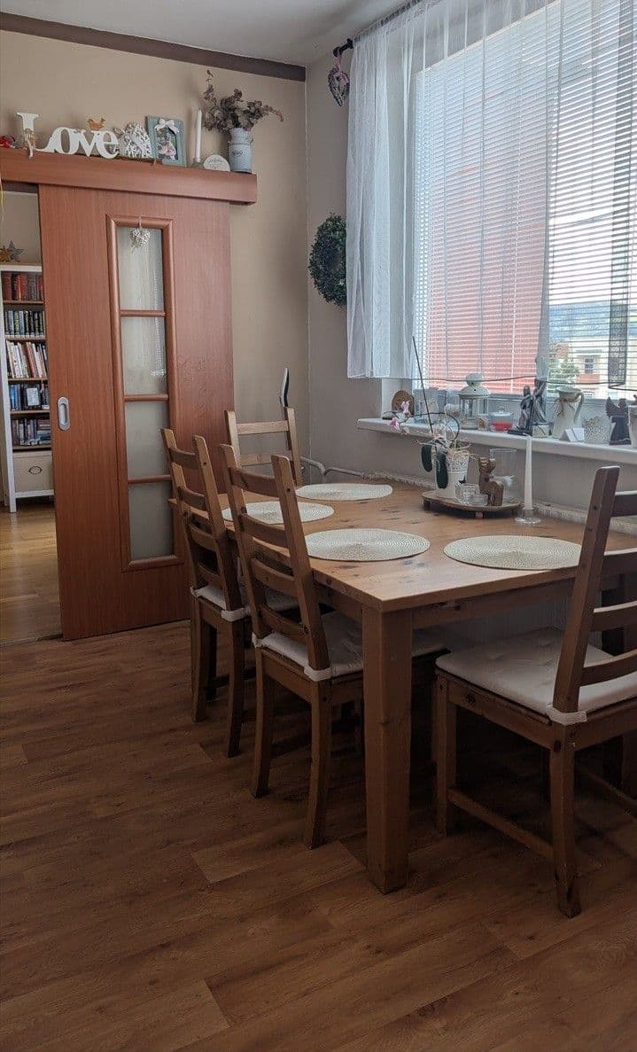 Predaj bytu 3-izbový 75 m², U Vodojemu, Valašské Meziříčí, Zlínský kraj Predaj bytu 3-izbový 75 m², U Vodojemu, Valašské Meziříčí, Zlínský kraj