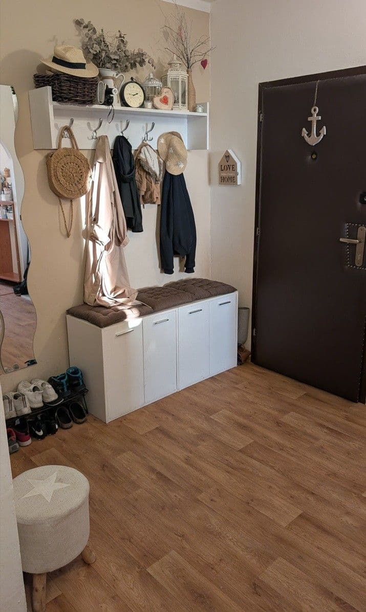 Predaj bytu 3-izbový 75 m², U Vodojemu, Valašské Meziříčí, Zlínský kraj Predaj bytu 3-izbový 75 m², U Vodojemu, Valašské Meziříčí, Zlínský kraj