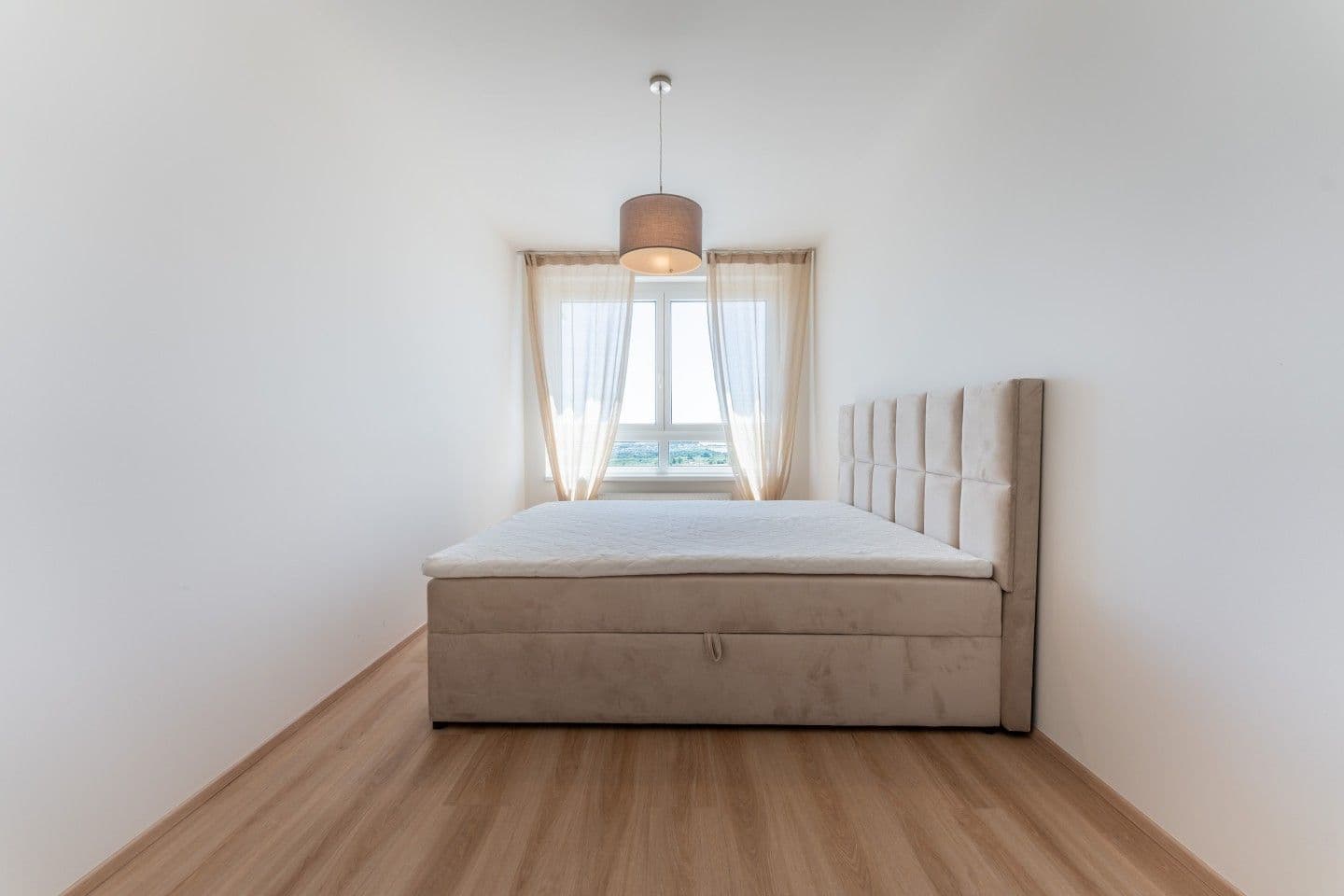 Prenájom bytu 3-izbový 68 m², Thomasova, Praha, Praha Prenájom bytu 3-izbový 68 m², Thomasova, Praha, Praha