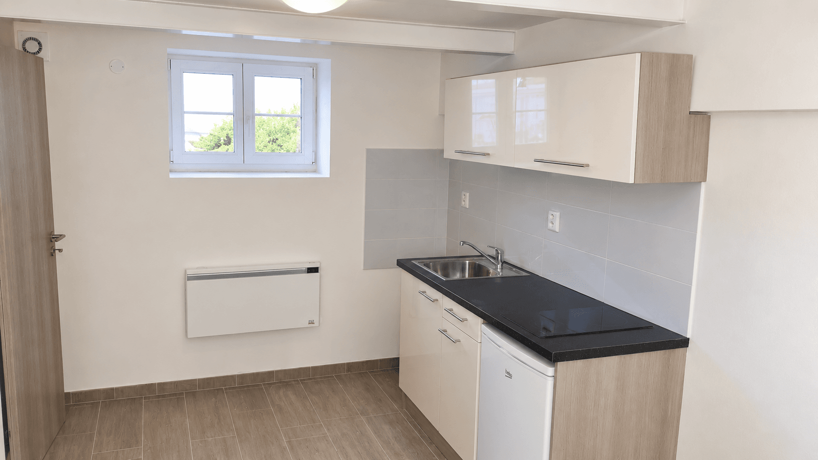 Prenájom bytu 1-izbový 35 m², Šperlova, Praha, Praha Prenájom bytu 1-izbový 35 m², Šperlova, Praha, Praha