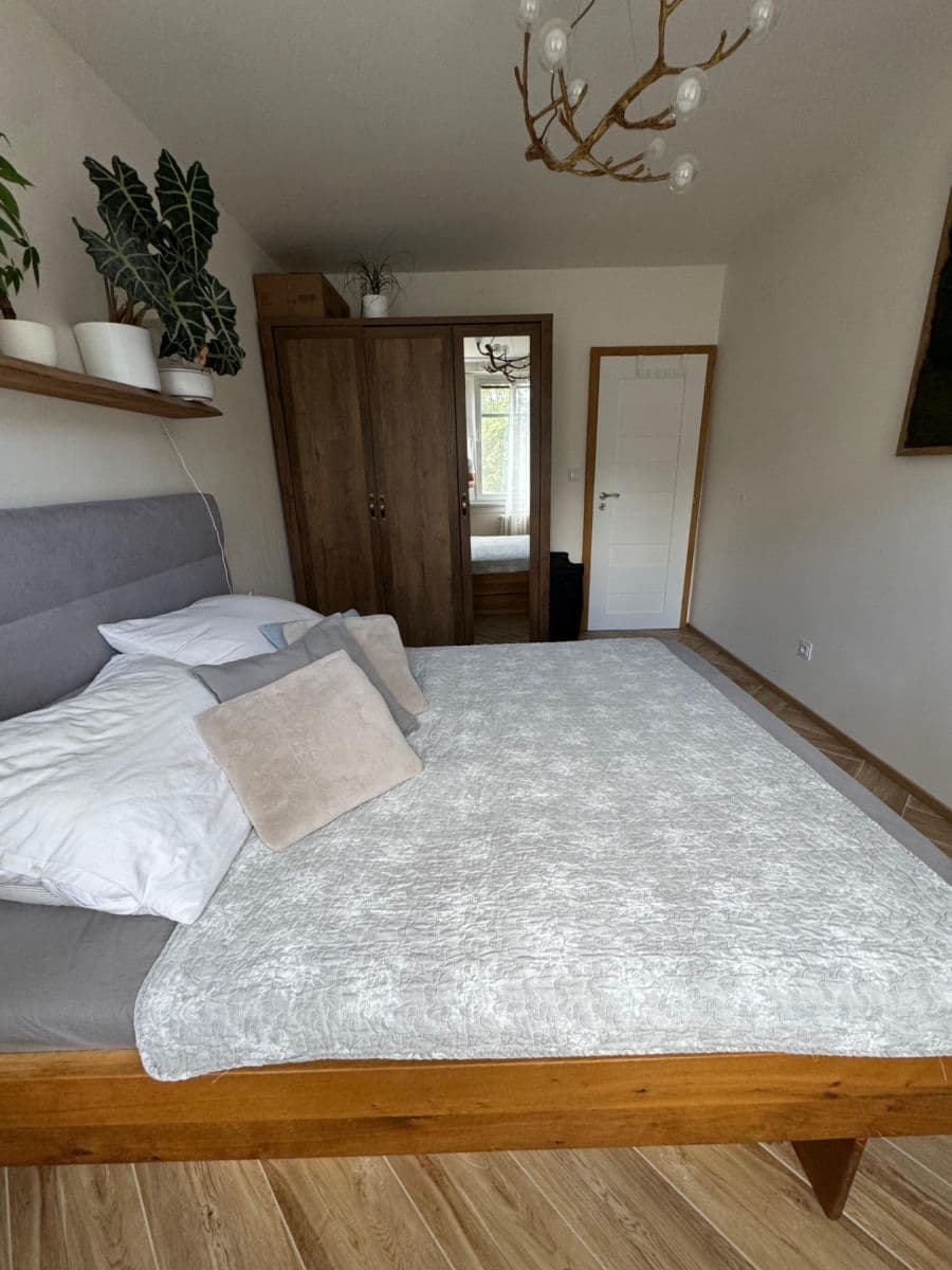 Prenájom bytu 3-izbový 78 m², Vondroušova, Praha, Praha Prenájom bytu 3-izbový 78 m², Vondroušova, Praha, Praha