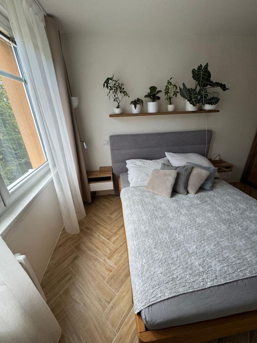 Prenájom bytu 3-izbový 78 m², Vondroušova, Praha, Praha Prenájom bytu 3-izbový 78 m², Vondroušova, Praha, Praha