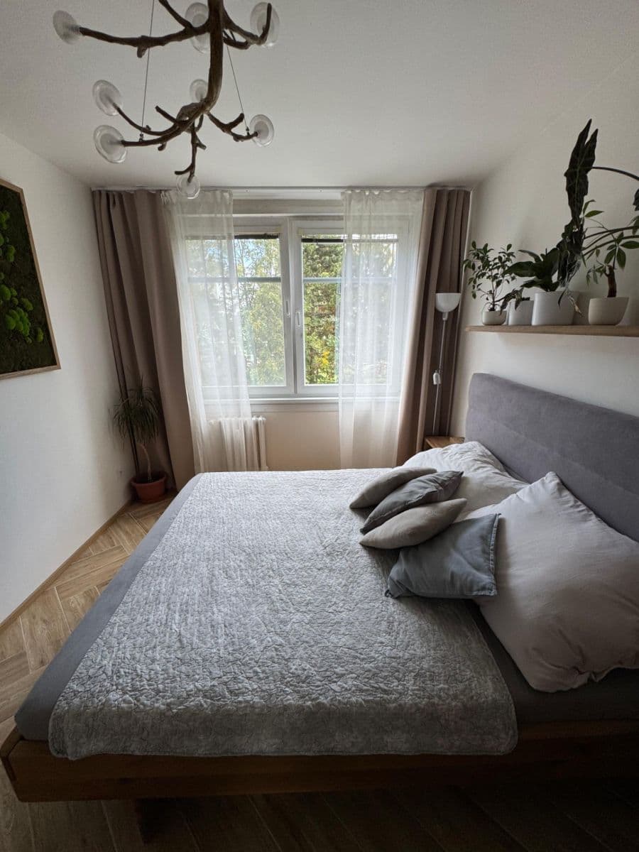 Prenájom bytu 3-izbový 78 m², Vondroušova, Praha, Praha Prenájom bytu 3-izbový 78 m², Vondroušova, Praha, Praha