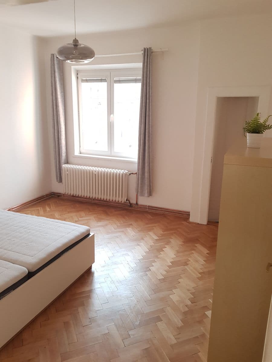 Prenájom bytu 2-izbový 47 m², Viklefova, Praha, Praha Prenájom bytu 2-izbový 47 m², Viklefova, Praha, Praha