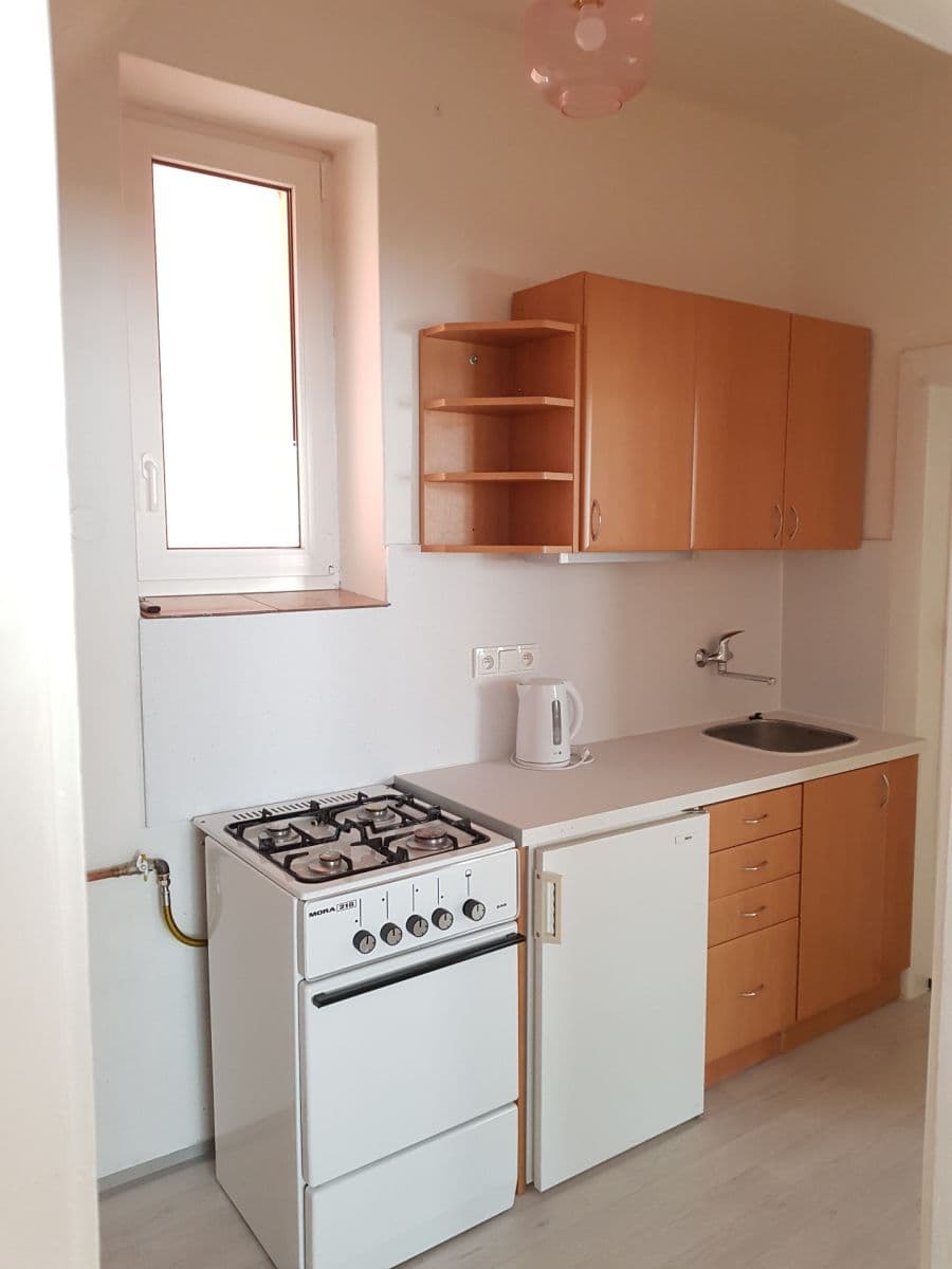 Prenájom bytu 2-izbový 47 m², Viklefova, Praha, Praha Prenájom bytu 2-izbový 47 m², Viklefova, Praha, Praha
