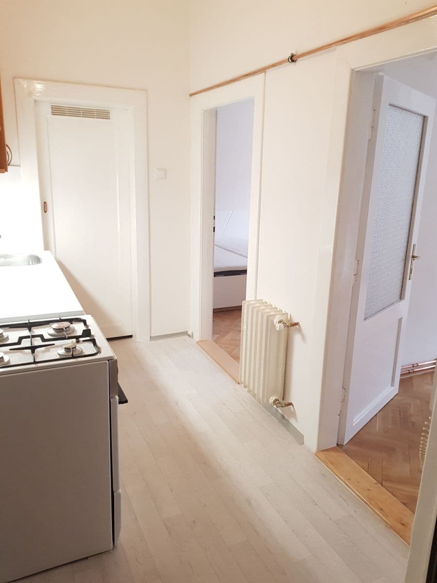 Prenájom bytu 2-izbový 47 m², Viklefova, Praha, Praha Prenájom bytu 2-izbový 47 m², Viklefova, Praha, Praha