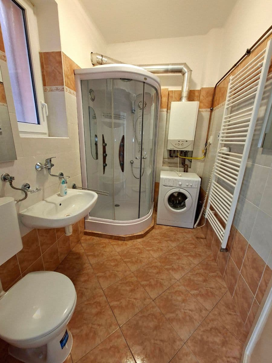 Prenájom bytu 2-izbový 47 m², Viklefova, Praha, Praha Prenájom bytu 2-izbový 47 m², Viklefova, Praha, Praha