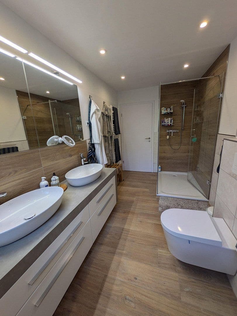 Predaj domu 299 m², pozemok 1.077 m², Gummersbach, Severné Porýnie - Westfálsko Predaj domu 299 m², pozemok 1.077 m², Gummersbach, Severné Porýnie - Westfálsko
