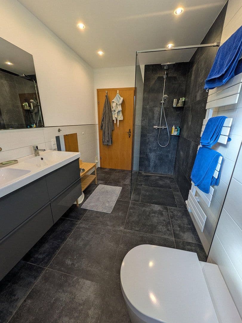 Predaj domu 299 m², pozemok 1.077 m², Gummersbach, Severné Porýnie - Westfálsko Predaj domu 299 m², pozemok 1.077 m², Gummersbach, Severné Porýnie - Westfálsko