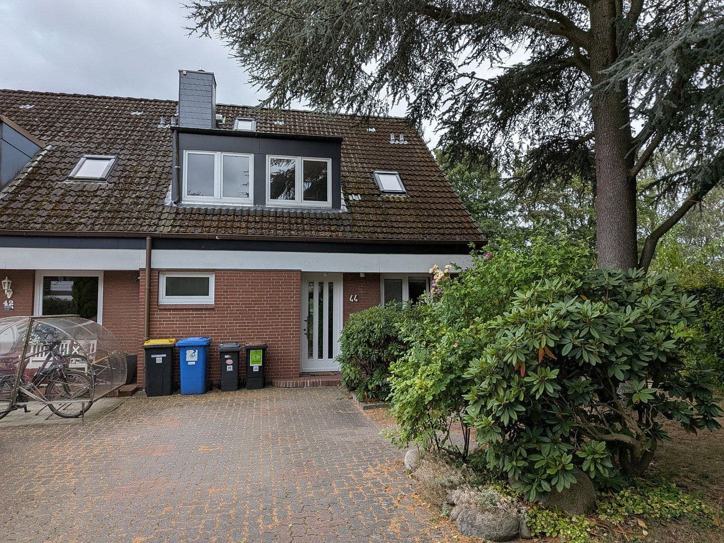 Predaj domu 125 m², pozemok 440 m², Halstenbek, Šlezvicko-Holštajnsko Predaj domu 125 m², pozemok 440 m², Halstenbek, Šlezvicko-Holštajnsko