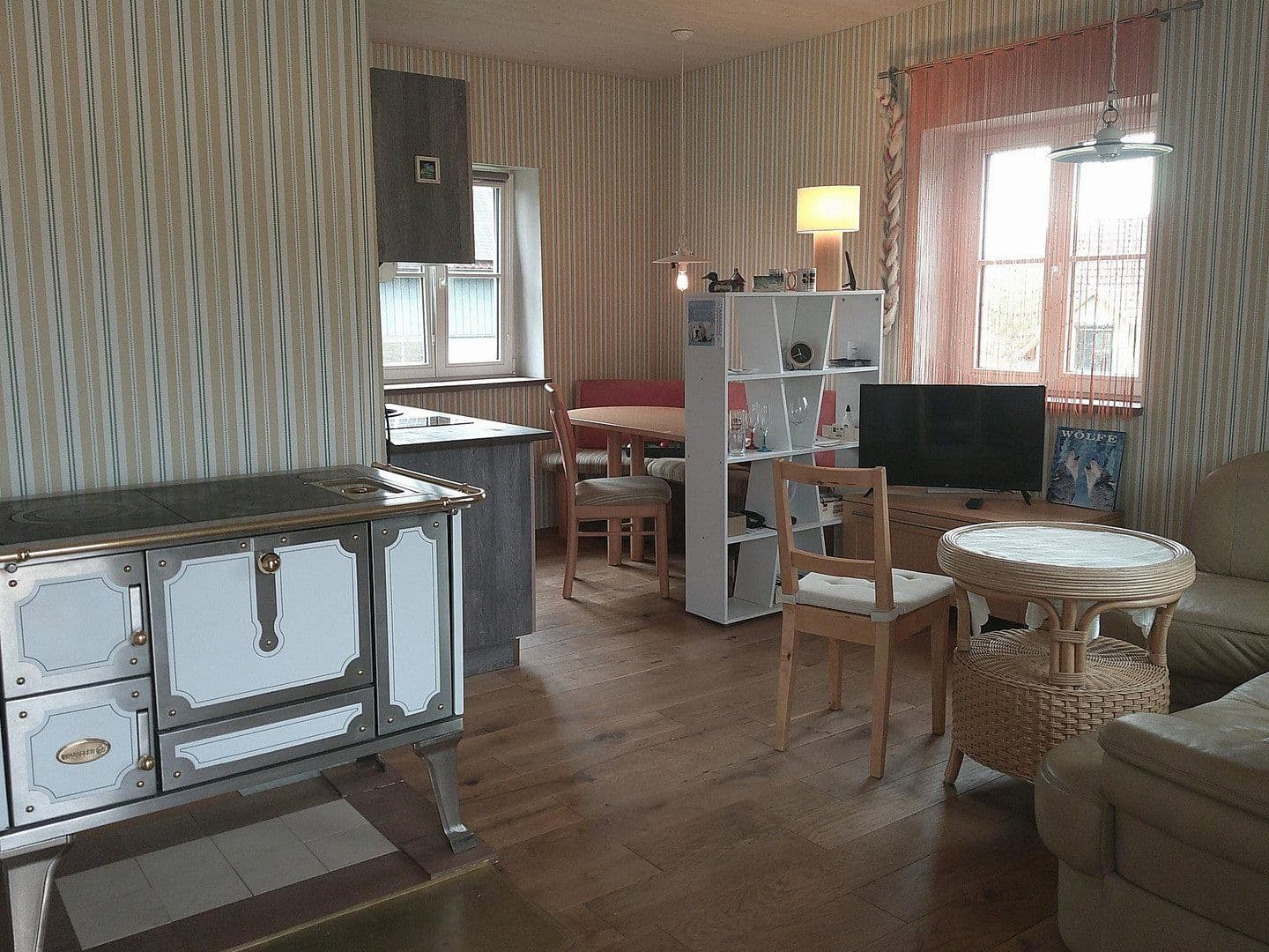 Predaj domu 60 m², pozemok 806 m², Am Kirchberg 2, Hausen, Bavorsko Predaj domu 60 m², pozemok 806 m², Am Kirchberg 2, Hausen, Bavorsko