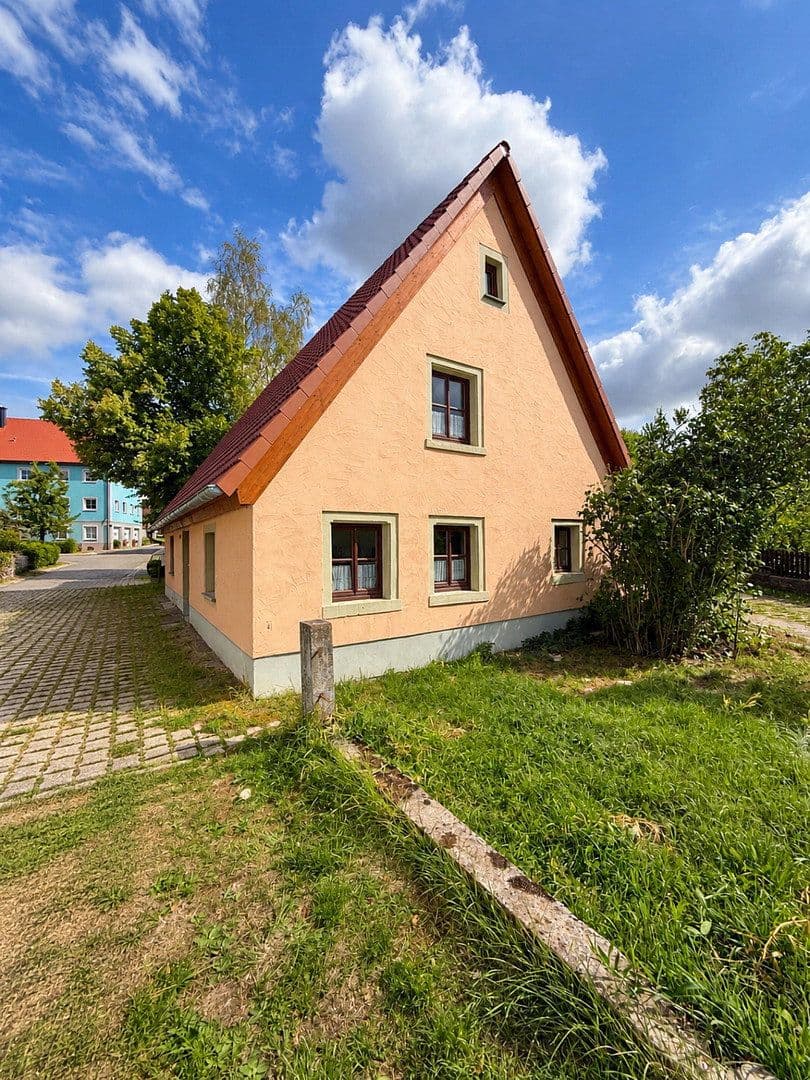 Predaj domu 115 m², pozemok 180 m², Bergstraße 22, Geslau, Bavorsko Predaj domu 115 m², pozemok 180 m², Bergstraße 22, Geslau, Bavorsko