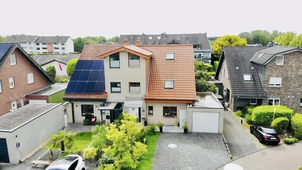 Predaj domu 153 m², pozemok 418 m², Leichlingen, Severné Porýnie - Westfálsko Predaj domu 153 m², pozemok 418 m², Leichlingen, Severné Porýnie - Westfálsko