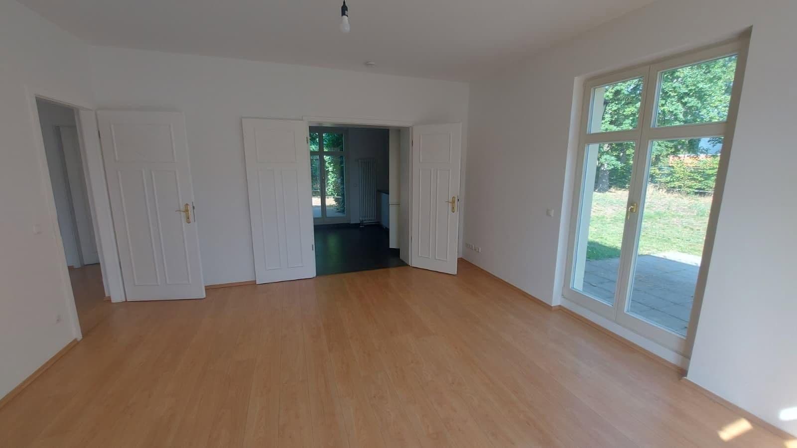 Predaj domu 121 m², pozemok 937 m², Potsdam, Brandenbursko Predaj domu 121 m², pozemok 937 m², Potsdam, Brandenbursko