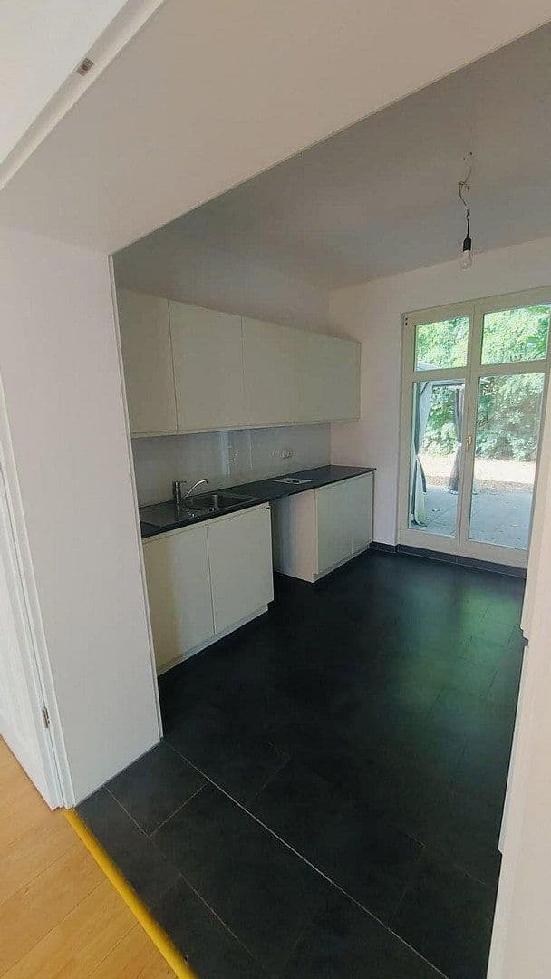 Predaj domu 121 m², pozemok 937 m², Potsdam, Brandenbursko Predaj domu 121 m², pozemok 937 m², Potsdam, Brandenbursko