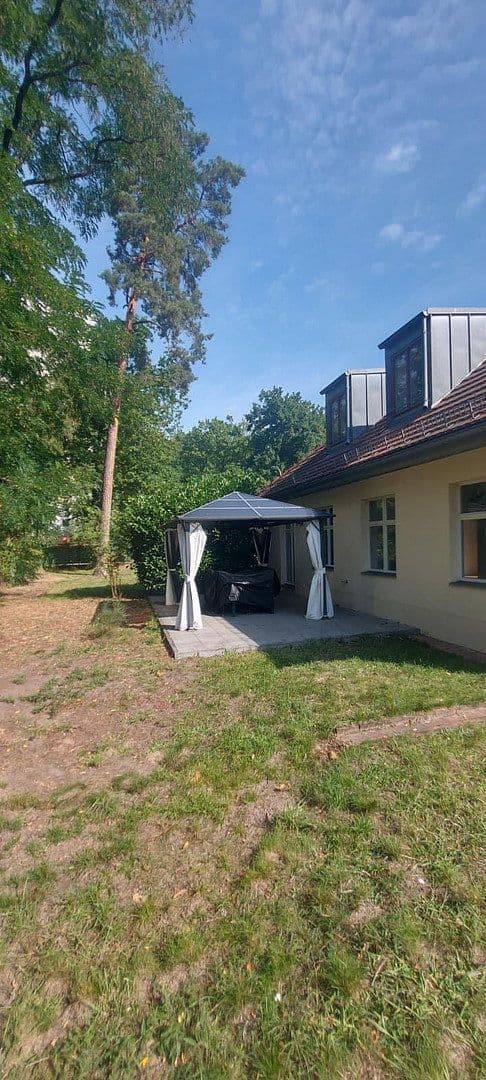 Predaj domu 121 m², pozemok 937 m², Potsdam, Brandenbursko Predaj domu 121 m², pozemok 937 m², Potsdam, Brandenbursko