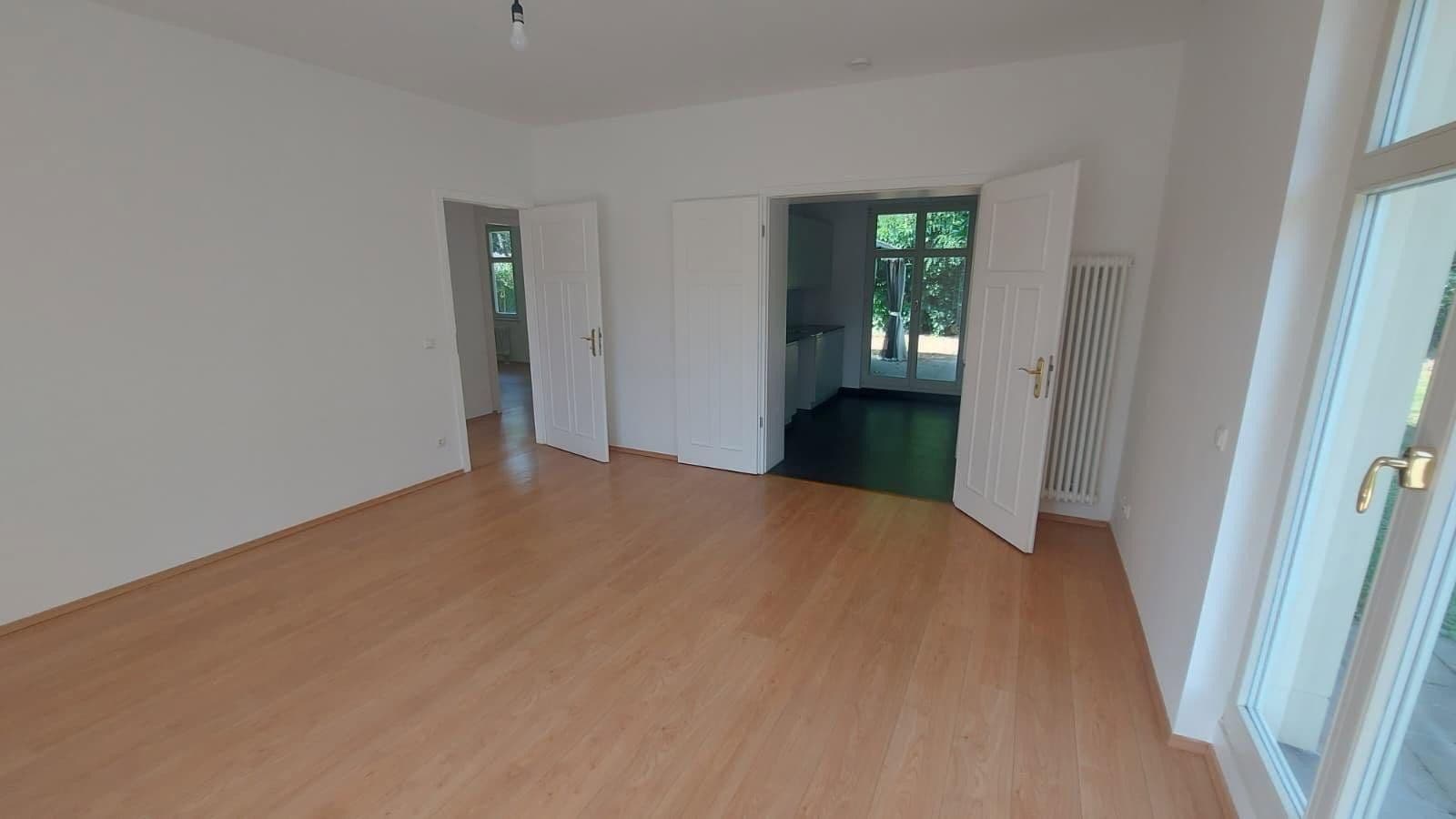 Predaj domu 121 m², pozemok 937 m², Potsdam, Brandenbursko Predaj domu 121 m², pozemok 937 m², Potsdam, Brandenbursko