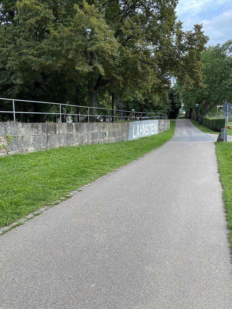 Prenájom bytu 2-izbový 45 m², Lahnstein, Porýnie-Falcko Prenájom bytu 2-izbový 45 m², Lahnstein, Porýnie-Falcko