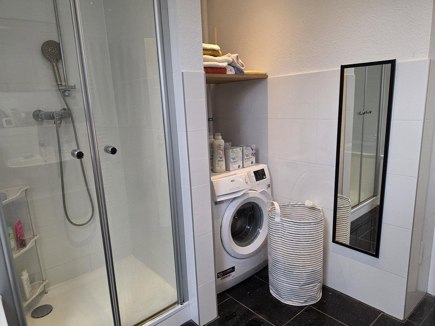 Prenájom bytu 4-izbový 104 m², Weierstraße 12a, Siegburg, Severné Porýnie - Westfálsko Prenájom bytu 4-izbový 104 m², Weierstraße 12a, Siegburg, Severné Porýnie - Westfálsko