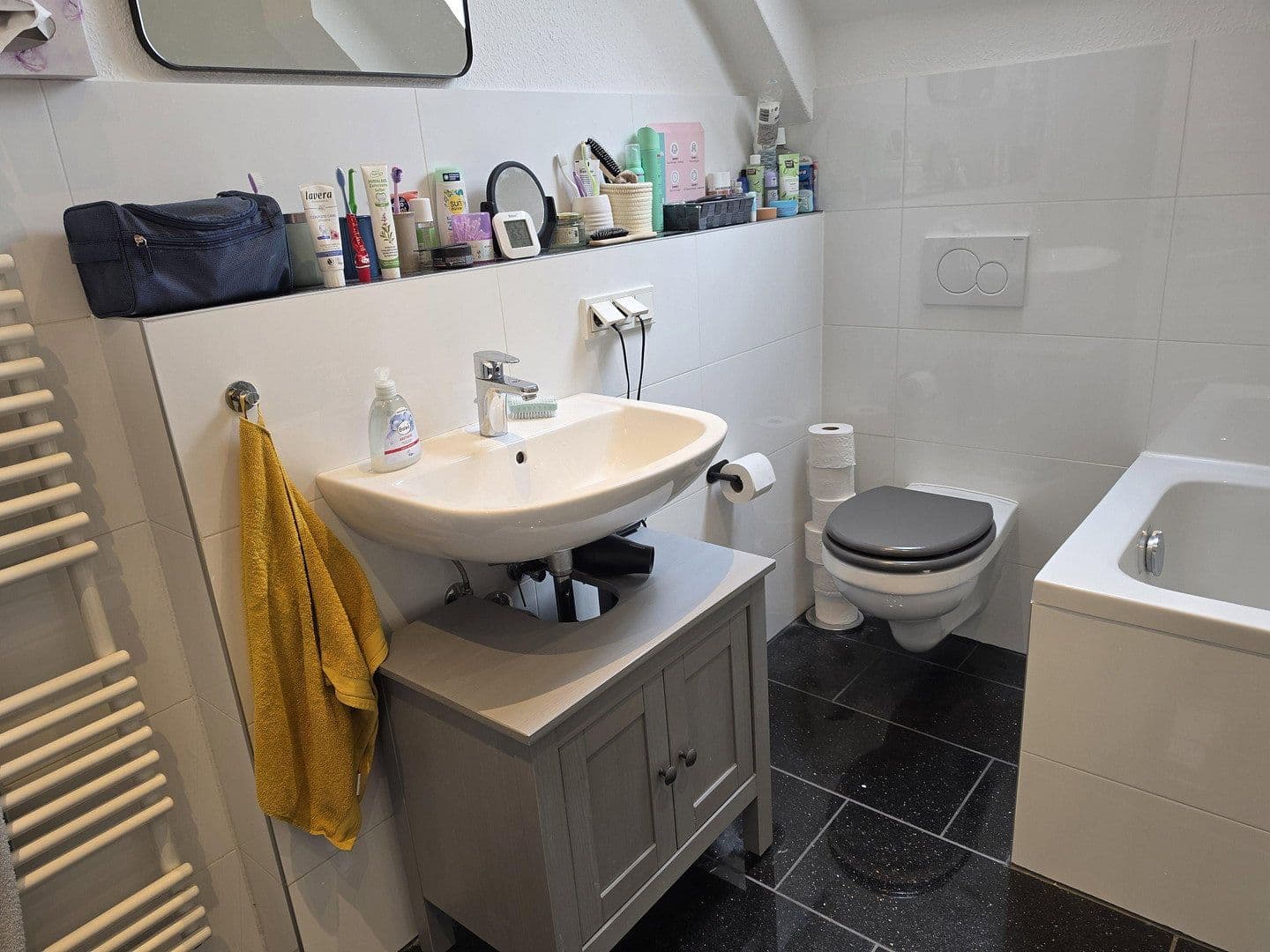 Prenájom bytu 4-izbový 104 m², Weierstraße 12a, Siegburg, Severné Porýnie - Westfálsko Prenájom bytu 4-izbový 104 m², Weierstraße 12a, Siegburg, Severné Porýnie - Westfálsko