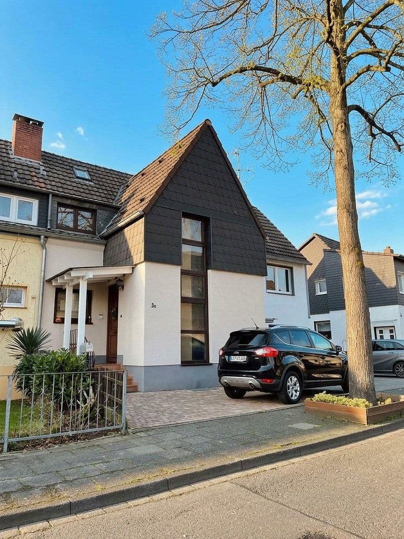 Predaj domu 98 m², pozemok 230 m², Lingenfeld 3a, Leverkusen, Severné Porýnie - Westfálsko Predaj domu 98 m², pozemok 230 m², Lingenfeld 3a, Leverkusen, Severné Porýnie - Westfálsko