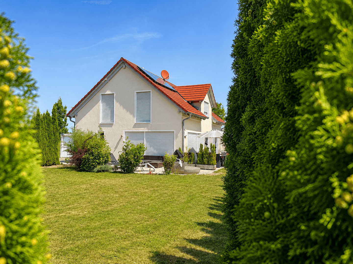 Predaj domu 168 m², pozemok 676 m², Glockenbecherring 28, Obertraubling, Bavorsko Predaj domu 168 m², pozemok 676 m², Glockenbecherring 28, Obertraubling, Bavorsko