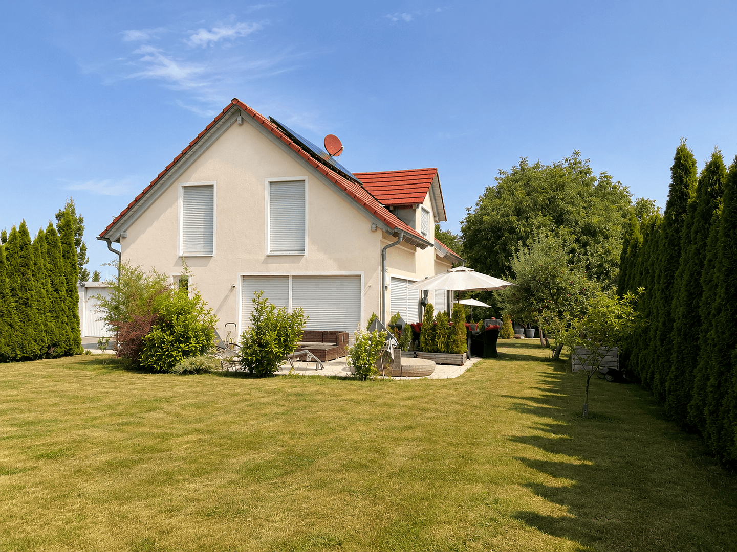 Predaj domu 168 m², pozemok 676 m², Glockenbecherring 28, Obertraubling, Bavorsko Predaj domu 168 m², pozemok 676 m², Glockenbecherring 28, Obertraubling, Bavorsko
