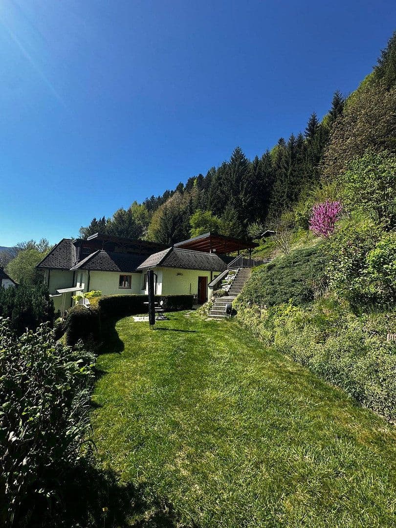 Predaj domu 380 m², pozemok 8.200 m², Kronawettersiedlung 7, Kapfenberg, Štajersko Predaj domu 380 m², pozemok 8.200 m², Kronawettersiedlung 7, Kapfenberg, Štajersko