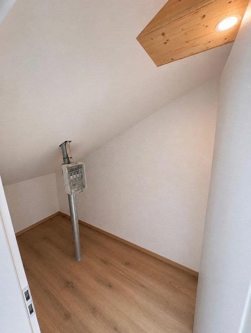 Predaj domu 260 m², pozemok 1.150 m², Tuttlingen, Bádensko-Wurttembersko Predaj domu 260 m², pozemok 1.150 m², Tuttlingen, Bádensko-Wurttembersko