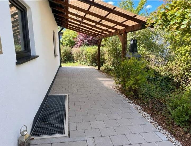 Predaj domu 260 m², pozemok 1.150 m², Tuttlingen, Bádensko-Wurttembersko Predaj domu 260 m², pozemok 1.150 m², Tuttlingen, Bádensko-Wurttembersko