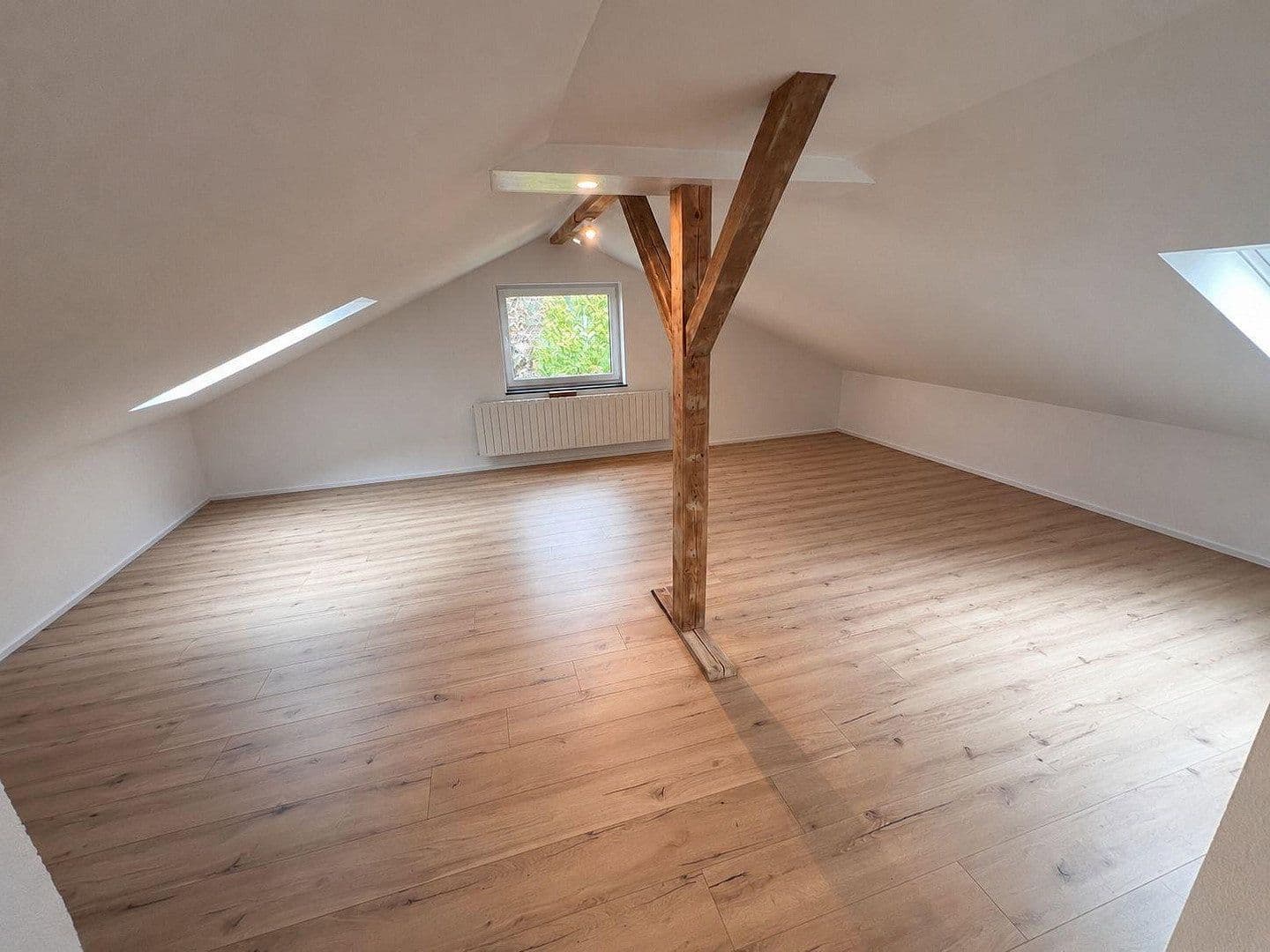 Predaj domu 260 m², pozemok 1.150 m², Tuttlingen, Bádensko-Wurttembersko Predaj domu 260 m², pozemok 1.150 m², Tuttlingen, Bádensko-Wurttembersko