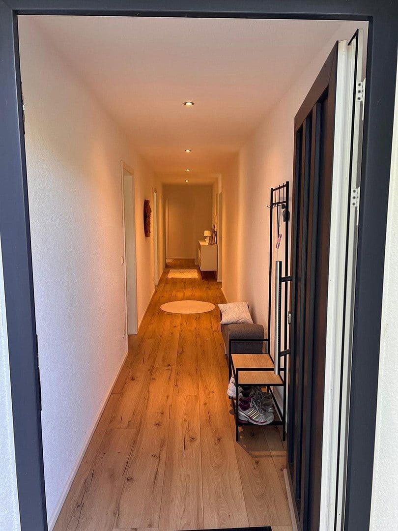 Predaj domu 260 m², pozemok 1.150 m², Tuttlingen, Bádensko-Wurttembersko Predaj domu 260 m², pozemok 1.150 m², Tuttlingen, Bádensko-Wurttembersko
