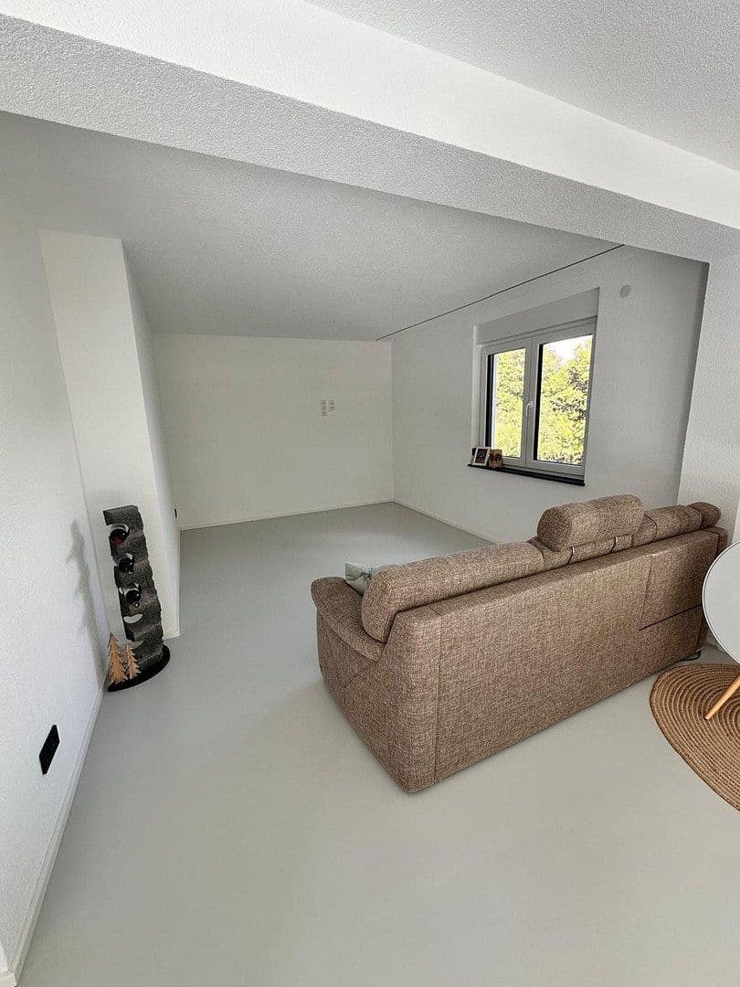 Predaj domu 260 m², pozemok 1.150 m², Tuttlingen, Bádensko-Wurttembersko Predaj domu 260 m², pozemok 1.150 m², Tuttlingen, Bádensko-Wurttembersko