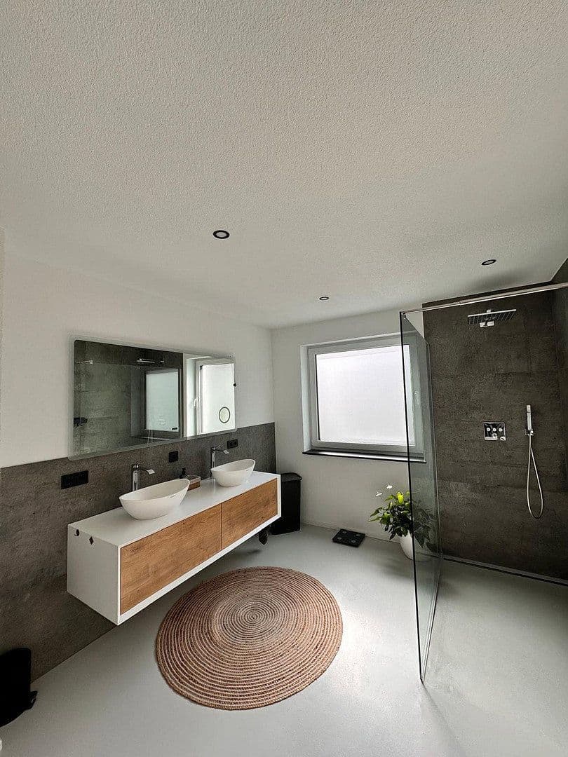 Predaj domu 260 m², pozemok 1.150 m², Tuttlingen, Bádensko-Wurttembersko Predaj domu 260 m², pozemok 1.150 m², Tuttlingen, Bádensko-Wurttembersko