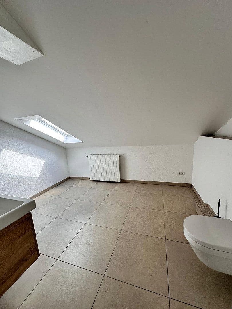 Predaj domu 260 m², pozemok 1.150 m², Tuttlingen, Bádensko-Wurttembersko Predaj domu 260 m², pozemok 1.150 m², Tuttlingen, Bádensko-Wurttembersko