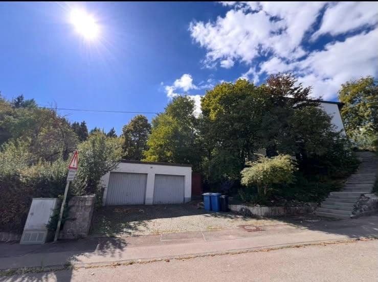 Predaj domu 260 m², pozemok 1.150 m², Tuttlingen, Bádensko-Wurttembersko Predaj domu 260 m², pozemok 1.150 m², Tuttlingen, Bádensko-Wurttembersko