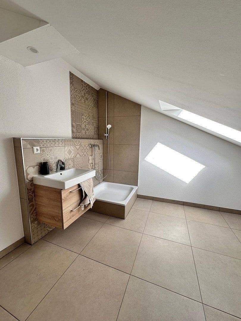 Predaj domu 260 m², pozemok 1.150 m², Tuttlingen, Bádensko-Wurttembersko Predaj domu 260 m², pozemok 1.150 m², Tuttlingen, Bádensko-Wurttembersko