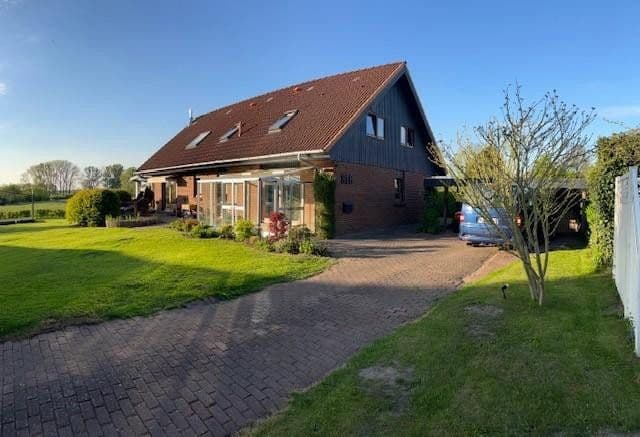 Predaj domu 180 m², pozemok 804 m², Dorfstraße 81b, Tangstedt, Šlezvicko-Holštajnsko Predaj domu 180 m², pozemok 804 m², Dorfstraße 81b, Tangstedt, Šlezvicko-Holštajnsko