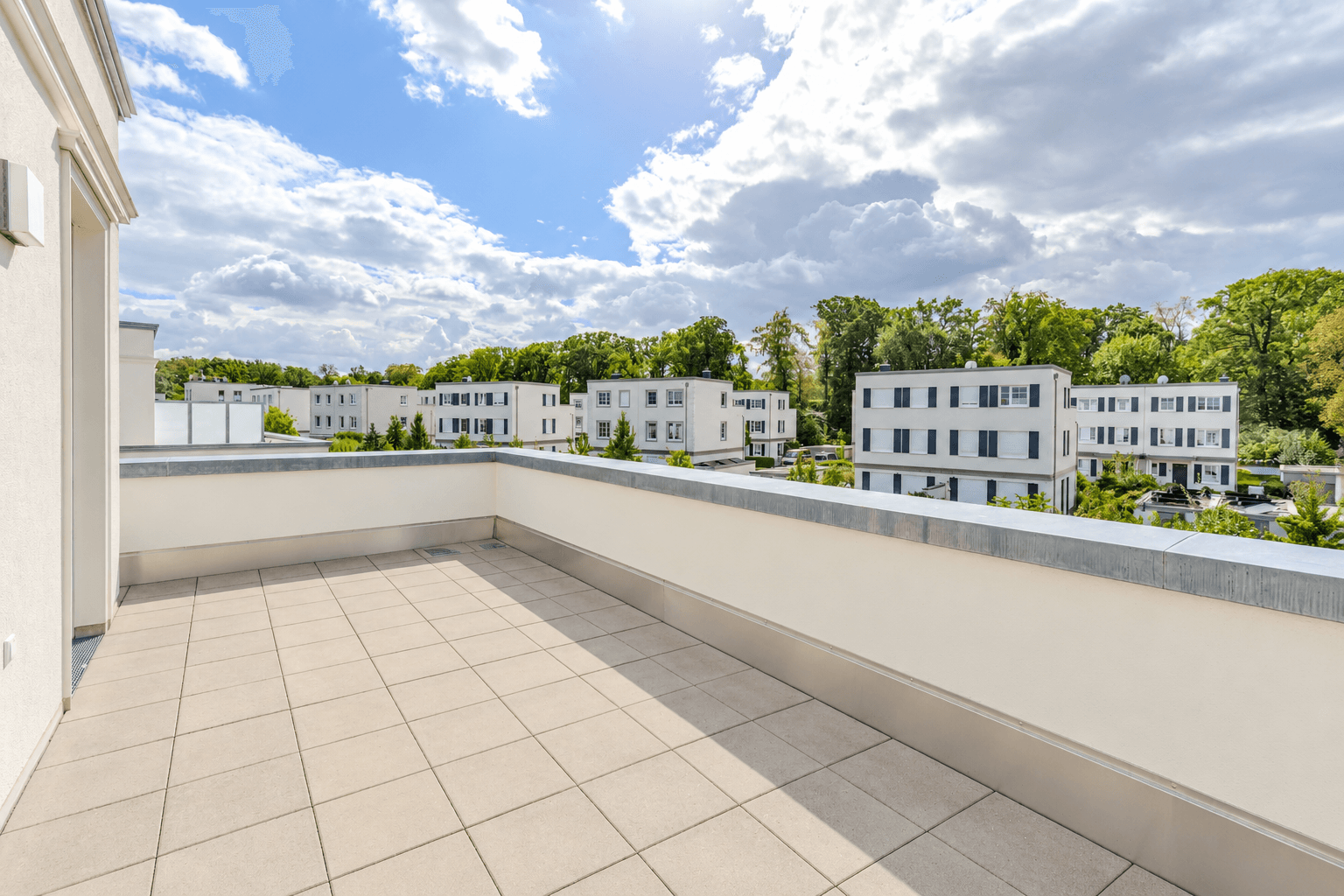 Predaj domu 175 m², pozemok 432 m², Potsdam, Brandenbursko Predaj domu 175 m², pozemok 432 m², Potsdam, Brandenbursko